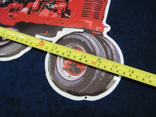 TRACTOR ROJO - *HECHO EN EE. UU.* Letrero de metal troquelado en relieve - Hombre cueva garaje decoración de bar - Imagen 10 de 11