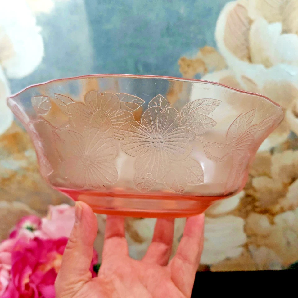 MacBeth-Evans Dogwood Pink Depression Glass Serving Bowl - Image 2 of 4