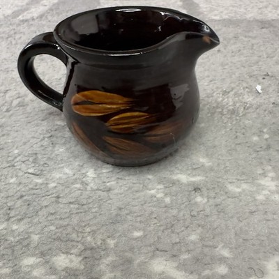 Vintage dunkelbraun Treacle Glasur Keramik Sahnekännchen Blatt Dekor Studiokeramik