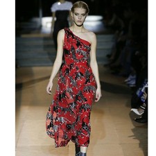 RUNWAY. Carolina Herrera one shoulder Long Dress Size: 0