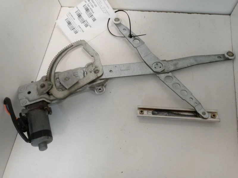 98-03 JAGUAR XJ VANDEN PLAS PASAJERO DERECHO REGULADOR VENTANA DELANTERA FABRICANTE DE EQUIPOS ORIGINALES USADO Foto 2 de 4