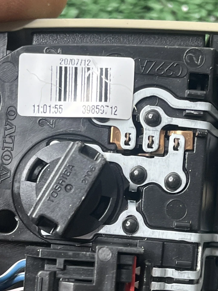 11-13 Volvo S60 Overhead Reading Dome Light Lamp Assembly OEM 39859712 - Image 3 of 3