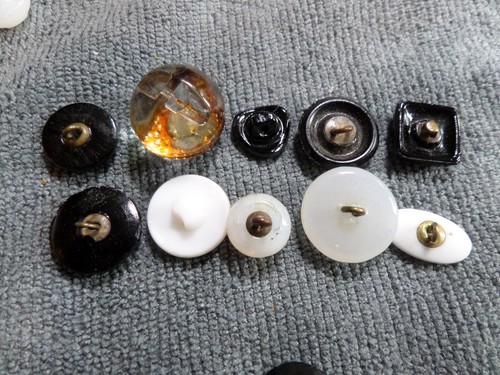 Lot of 86 Vintage Antique Glass Buttons Various Sizes Colors Shapes - Picture 18 of 24