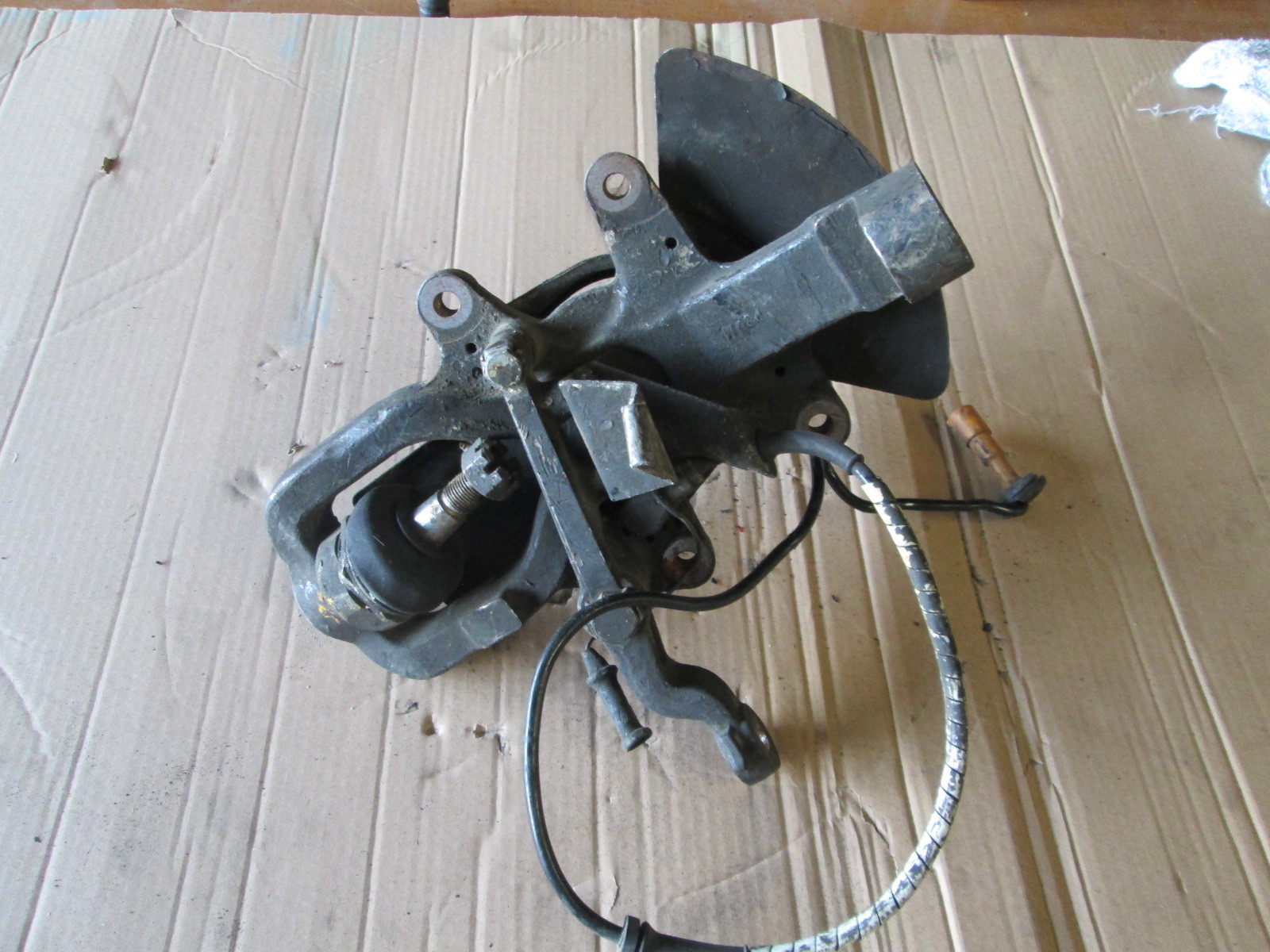 Bentley - Turbo R 91 - LH Front Hub Holder / Knuckle / Spindle / 