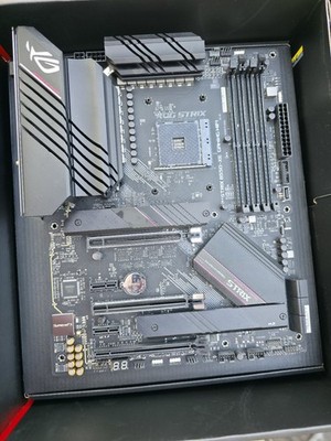 ASUS ROG STRIX B550-XE  AMD AM4 DDR4 Wi-Fi ATX Gaming Desktop Motherboard