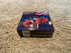 LEGO TECHNIC: F1 Racer (8808)