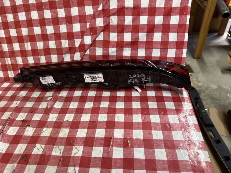 2025 Kia K4 Passenger Inner Trunk Taillight 92404 Gg - Image 4 of 4