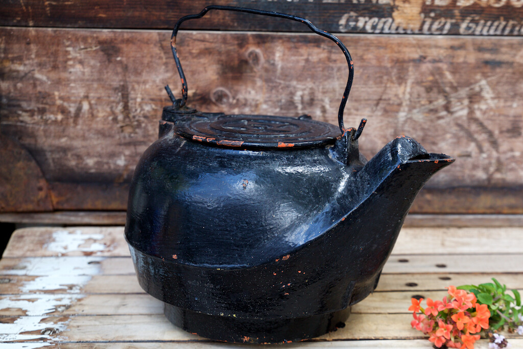 Huge Cast Iron Antique Teapot Kettle Chattanooga Star #8 Swivel