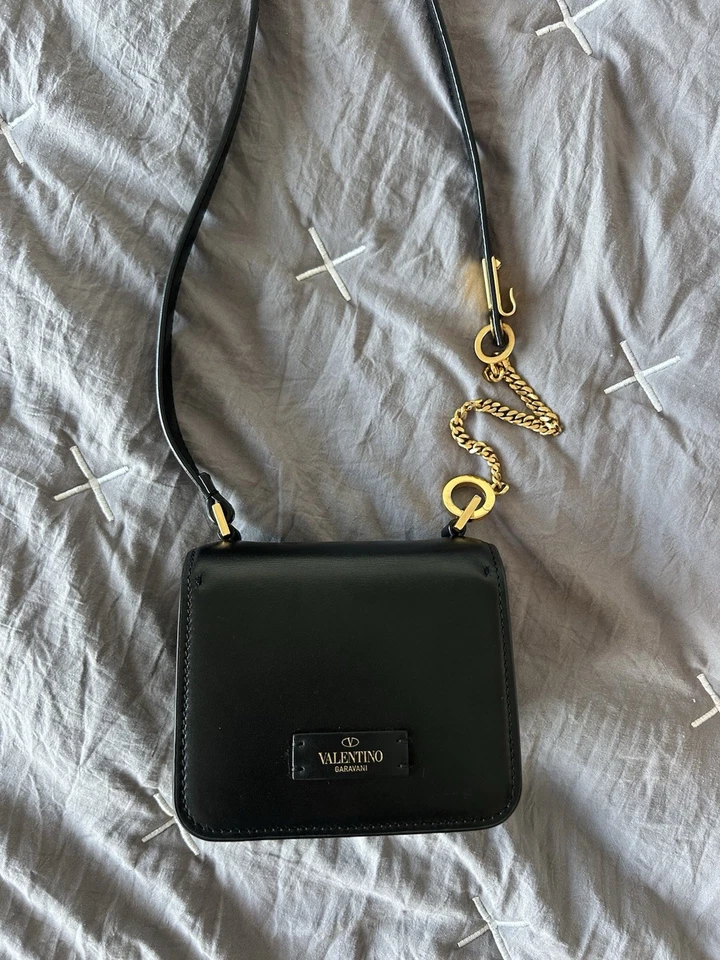 Bolso de hombro pequeño VSling de cuero Valentino Garavani Foto 2 de 4