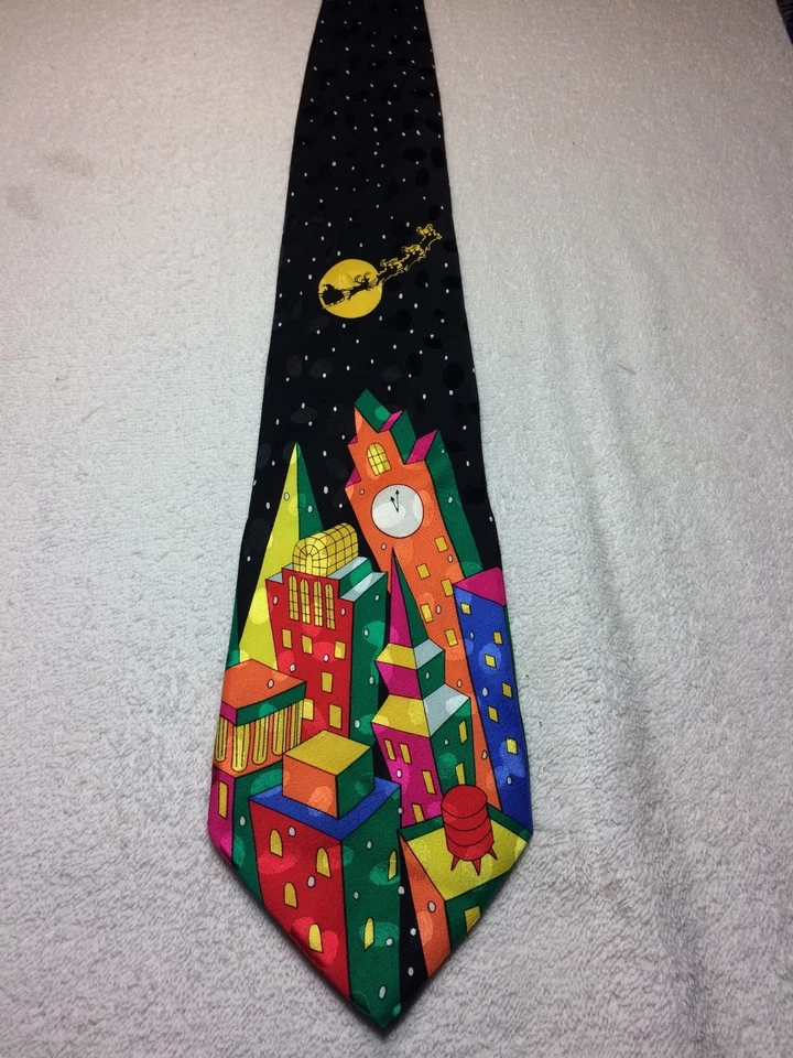 CORBATA ADICTION HOMBRE NEGRA CON CIUDAD COLORIDA CON SANTA 3,75 X 57 Foto 2 de 4