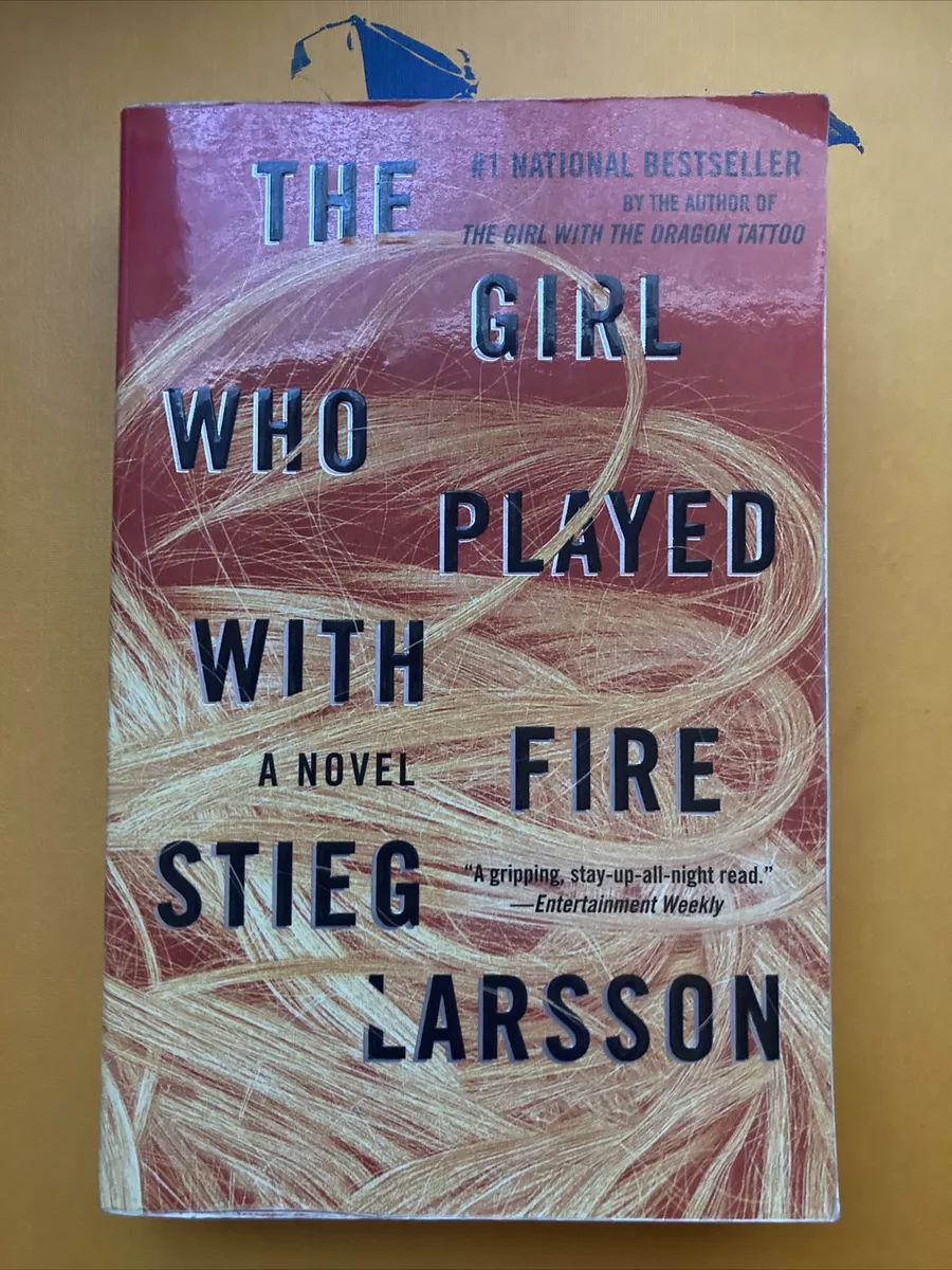 The Girl Who Played With Fire - Stieg Larsson Em Inglês