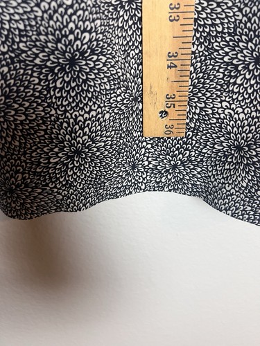 Lululemon Effortless Long-Sleeve Dress Size Floral Size 8 10 Black White - Picture 6 of 7