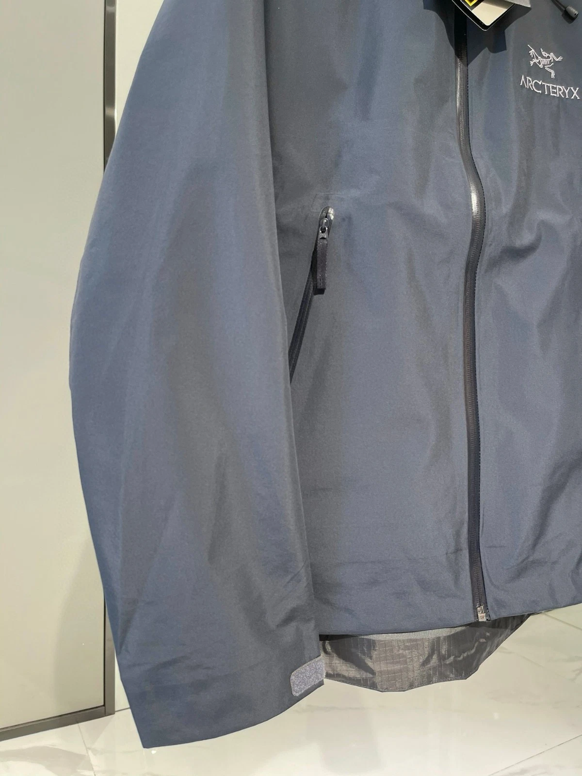 Fashion ARC Beta LT Coat Waterproof Camping Outdoor Blue Travel Jackets - product detail image 9