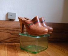 True Vintage 1970s Leather Clog Heels, Neutral Tan, Multi-color Details