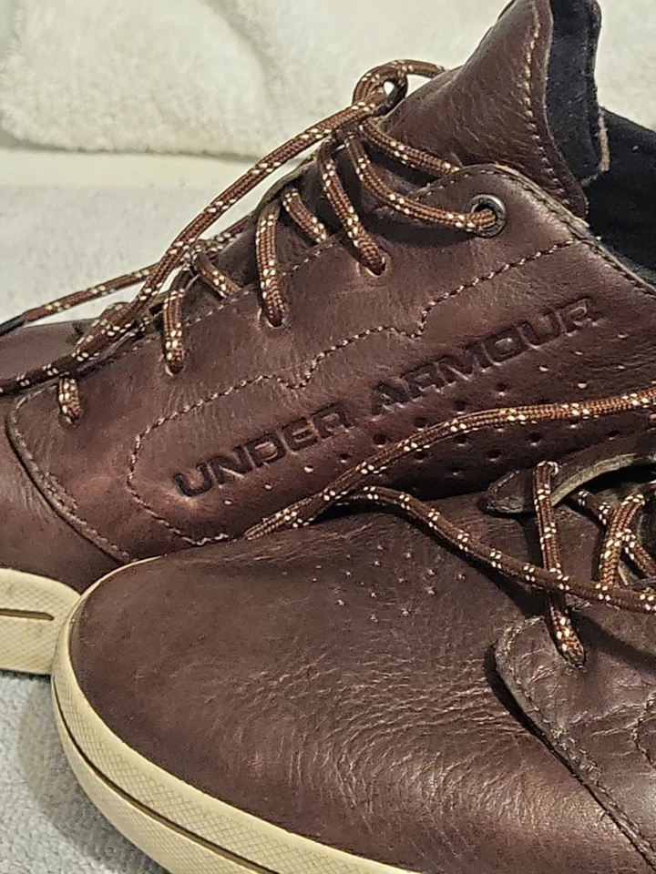 Tênis de golfe Under Armour couro marrom tamanho 11.5 confortável ligeiramente usado  - Imagem 2 de 4