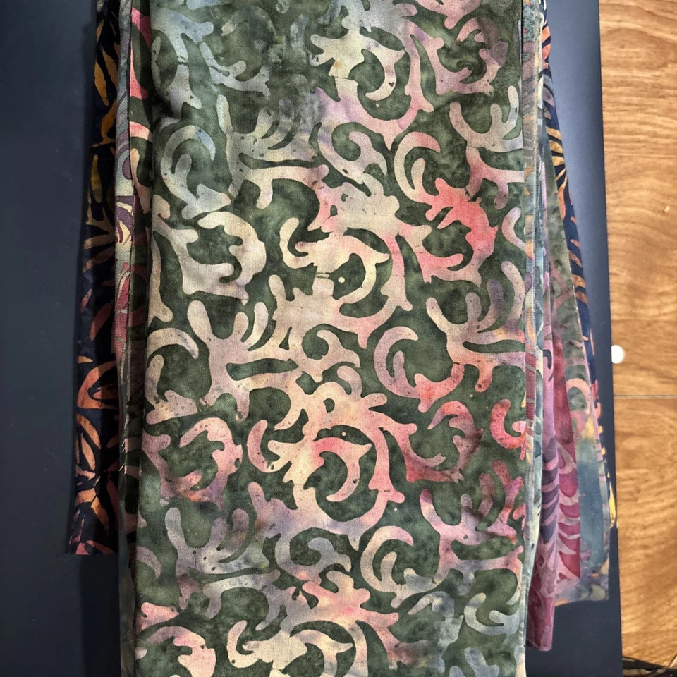 batik fabric lot - Image 2 of 3