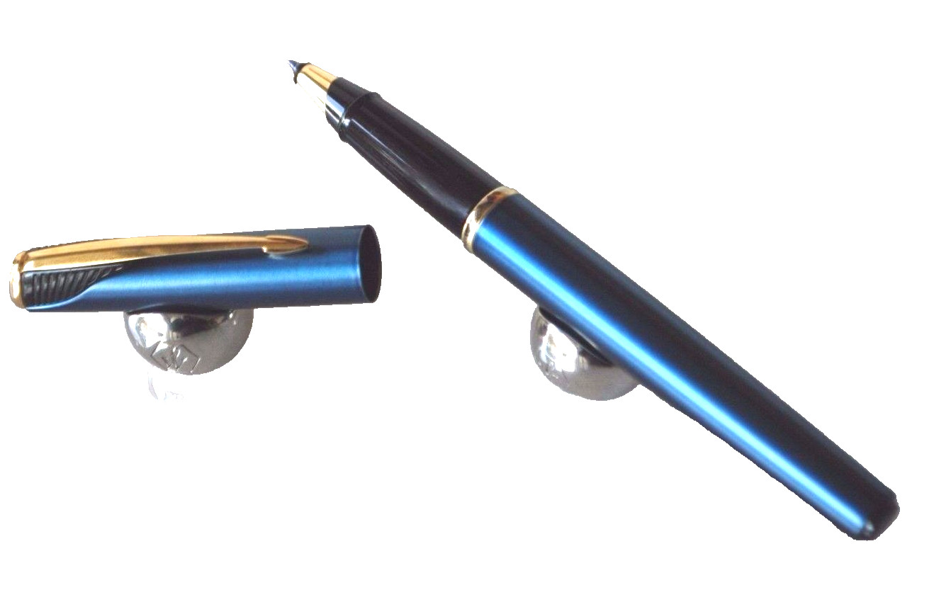 Stylo roller Parker Latitude en laque noire et attributs chromés pour écriture fluide