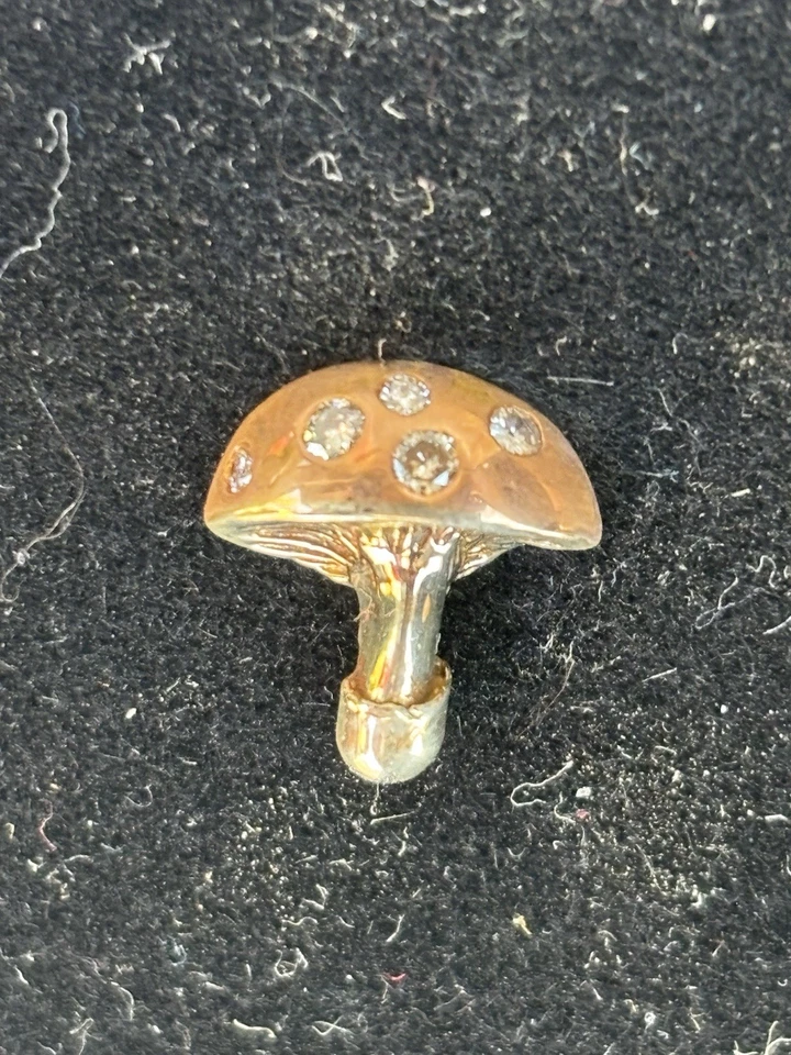 Gold Pin With 5 Diamonds - Image 3 of 4