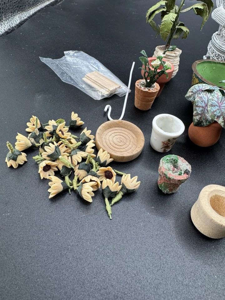 Dollhouse Miniature 1:12 Garden Plant Flowers Lot - Image 4 of 4