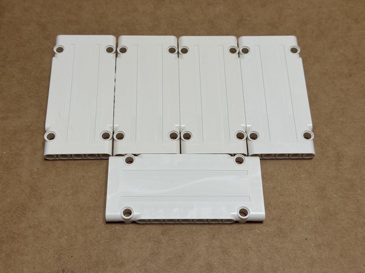 LEGO Parts - White Technic, Panel Plate 5 x 11 x 1 - No 64782