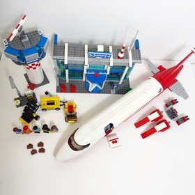 LEGO City Airport Set 3182 Airplane Jet Plane Terminal Control Tower