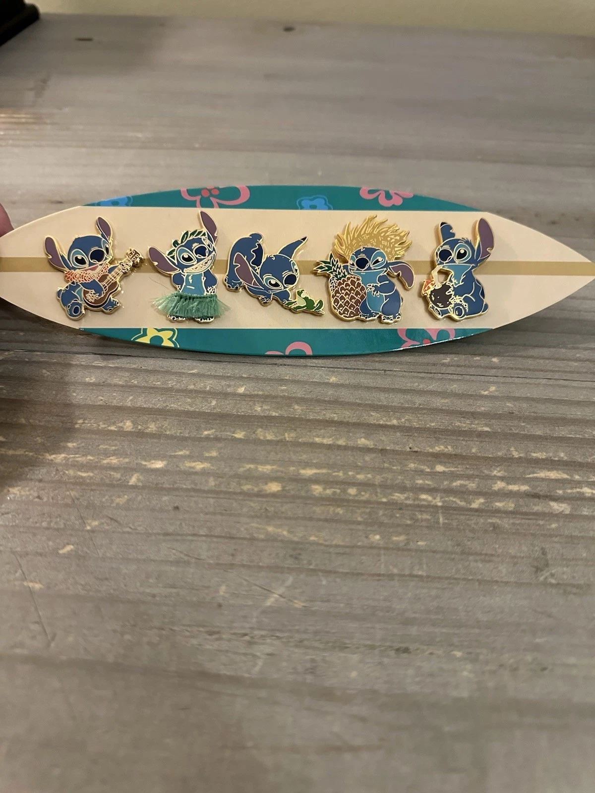 Disney Lilo & Stitch Hawaiian Pin Set Surfboard Display 5 Collectible Pins