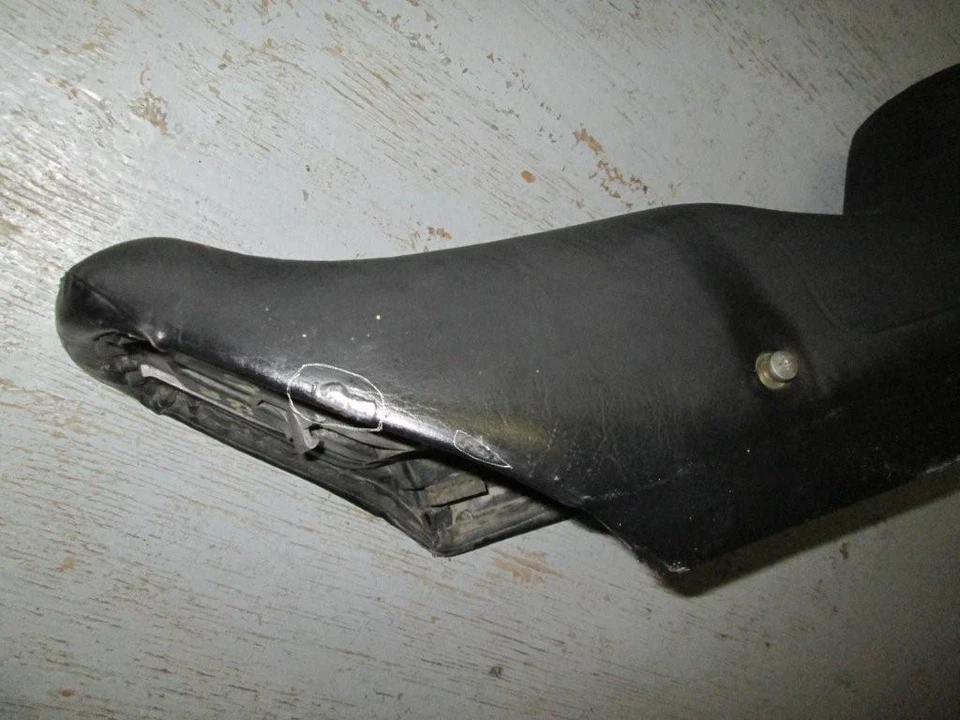 Asiento Suzuki GS700E/GS750E 1985-1986 45100-06A01-58R Foto 3 de 3