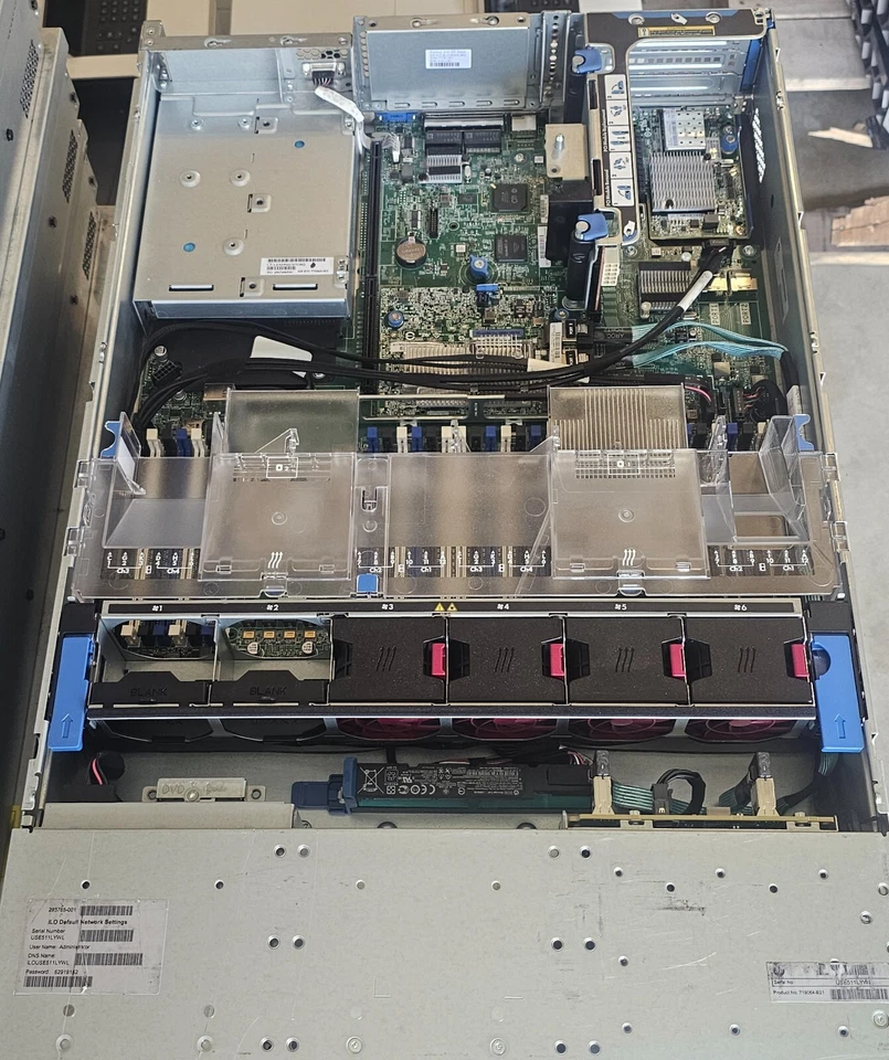 HP ProLiant DL380 Gen9 12 bahías SFF E5-2640v3 2,60 GHz 32 GB (2X16) PC4-2133 Foto 2 de 4