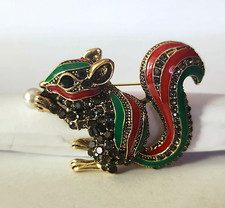 ENAMEL  RHINESTONE SQUIRREL w/PEARL NUT BROOCH PIN FALL/AUTUMN MENS or WOMENS