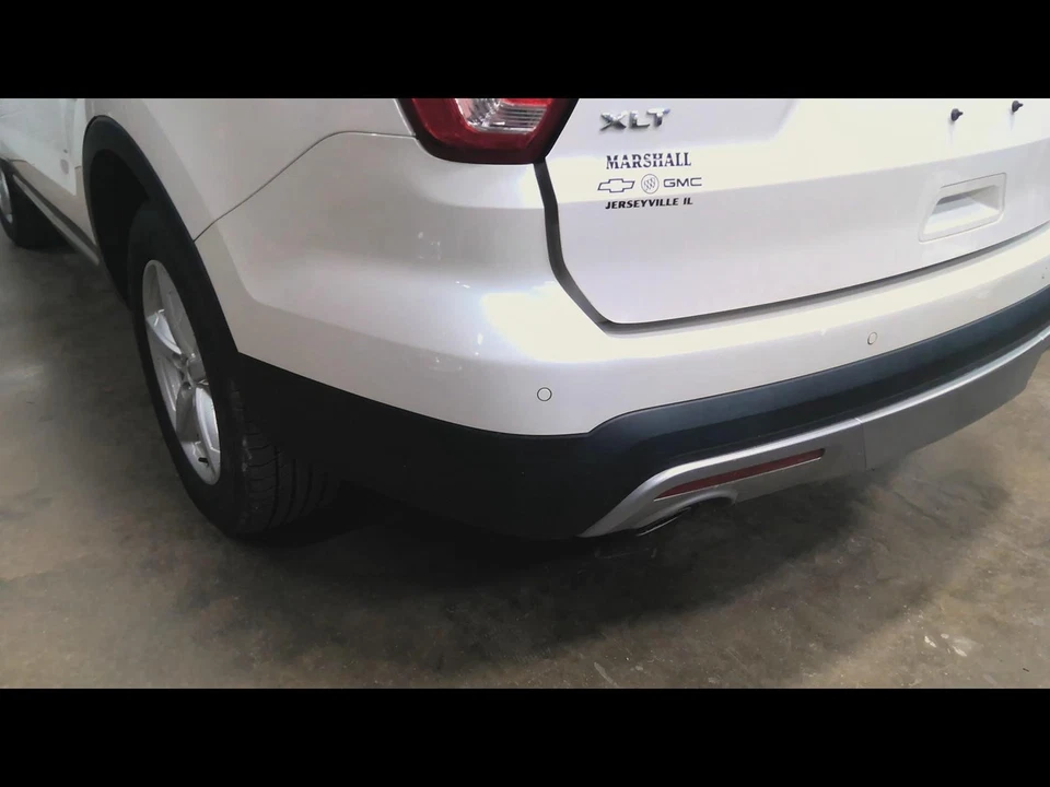 Used Rear Bumper Assembly Rear fits: 2017 Ford Explorer w/o automatic park w/o t - Image 4 of 4
