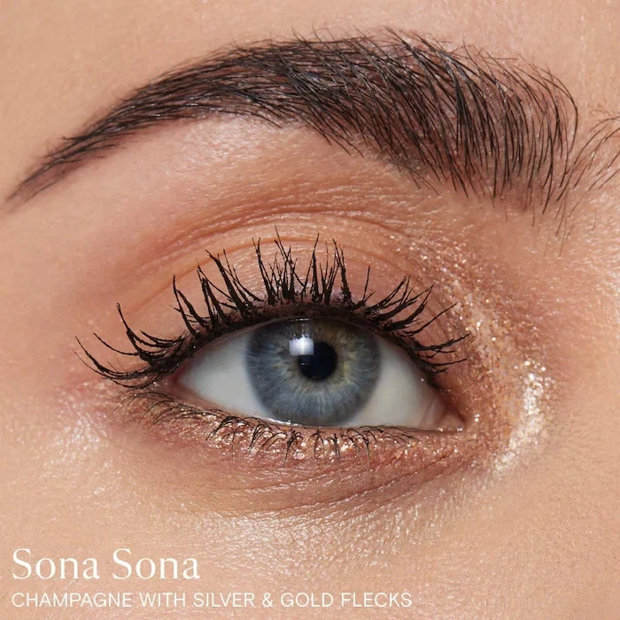 Kulfi Zari Eyes Long-Lasting Crease-Proof Cream Eyeshadow, Sona Sona - Image 2 of 4
