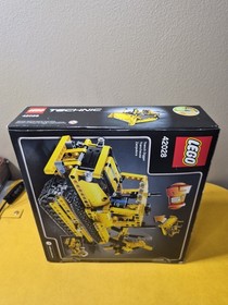 LEGO 42028 Technic Bulldozer New in Box Unopened