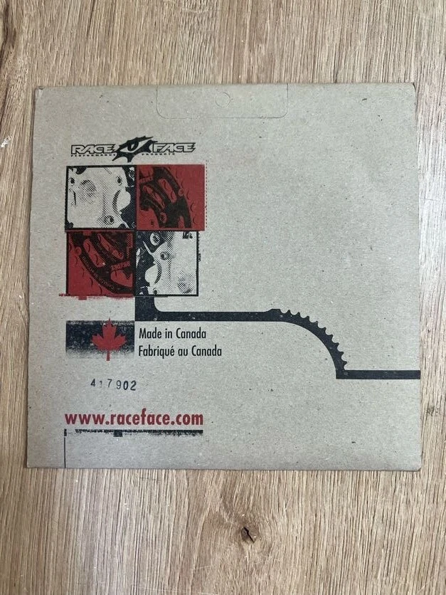 Plato Retro Vintage Nuevo en Caja RaceFace 42T DH - Negro, 94 BCD, Hecho en Canadá Foto 2 de 4