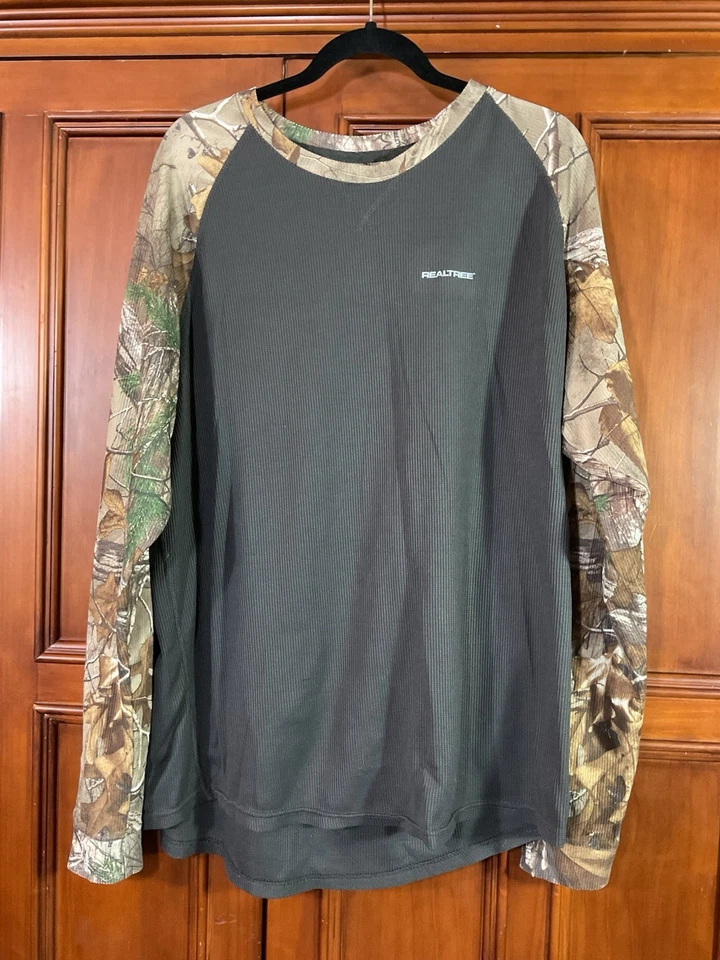 Realtree Men’s 2xl Hunting Long Sleeve Waffle Shirt Gray And Camo Euc Cut Thumb  - Image 2 of 4