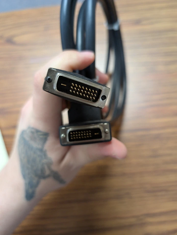 NEW OLD STOCK 10 Foot 90 Degree DVI-D Dual Link 1080P Right Angle VGA Cable - Image 2 of 2