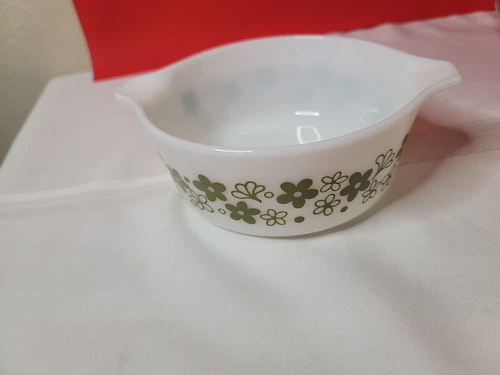 VTG PYREX 1 1/2 PINT CASSEROLE DISH CRAZY DAISIES WHITE & GREEN #472 (NO LID)