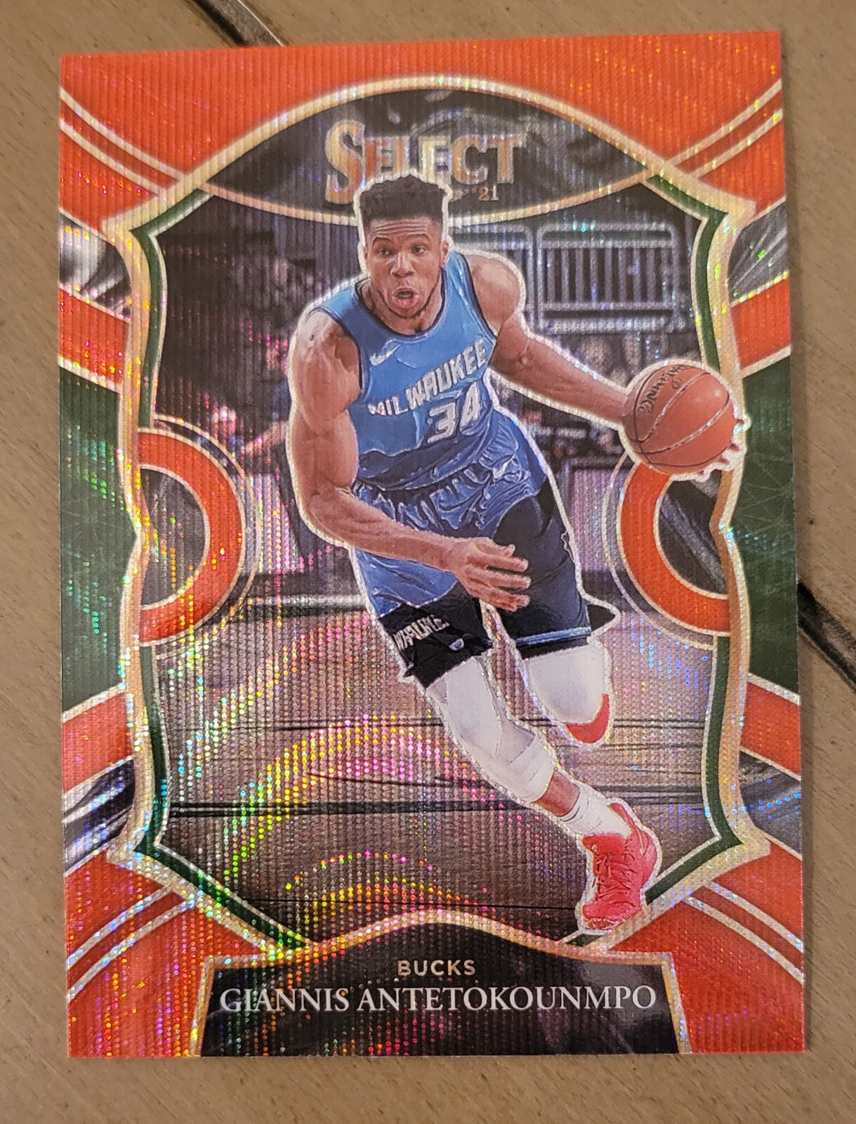 Giannis Antetokounmpo 2020-21 Select Concourse Tmall Red Wave Prizm