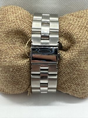 Marc Jacobs MBM8636 Women Silver Stainless Steel Analog Dial  display picture 3