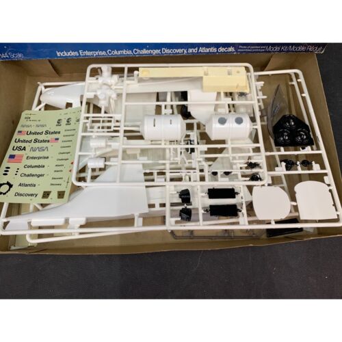 Modellino Space Shuttle Challenger scala 1/144 di Revell 1982 - Foto 2 di 9