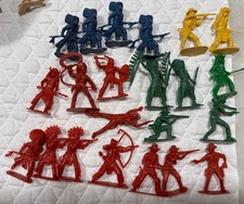 Plastic VINTAGE Cowboys Indians Toy Figures Lot of 22 Multicolor