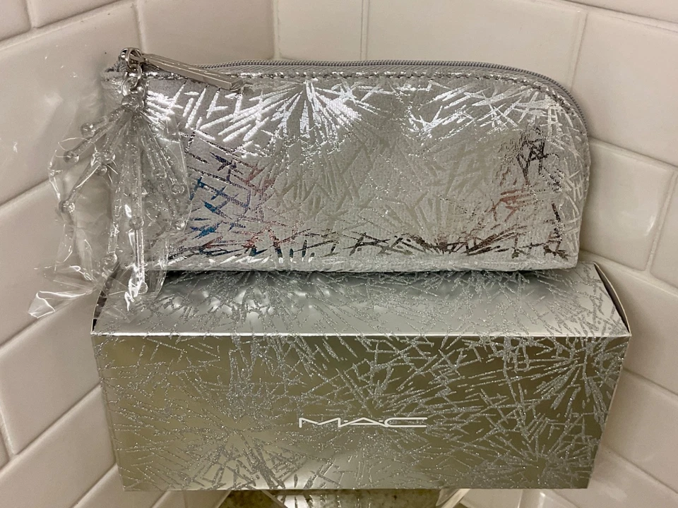 Bolsa de maquillaje lápiz labial MAC Frosted Fireworks nueva en caja Foto 4 de 4