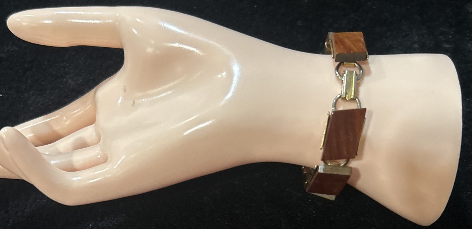 Mid-Century Led To Amazing Styles-Wood Piece Bracelet In Tru Scandinavian Style