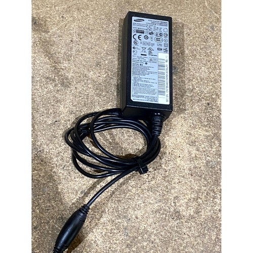 Samsung PS30W-14J1 Netzteil AC/DC Adapter 2,14-Amp 14 Volt für LCD Monitore