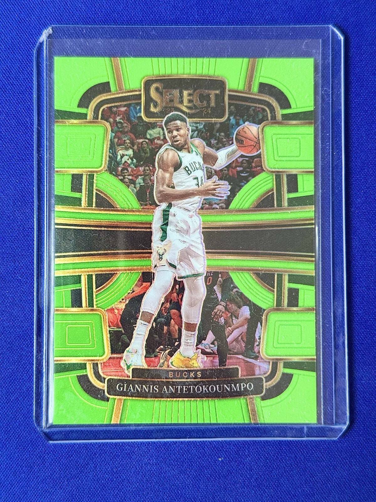 2023-24 Select Giannis Antetokounmpo Neon Green Prizm # /75 #60 Bucks