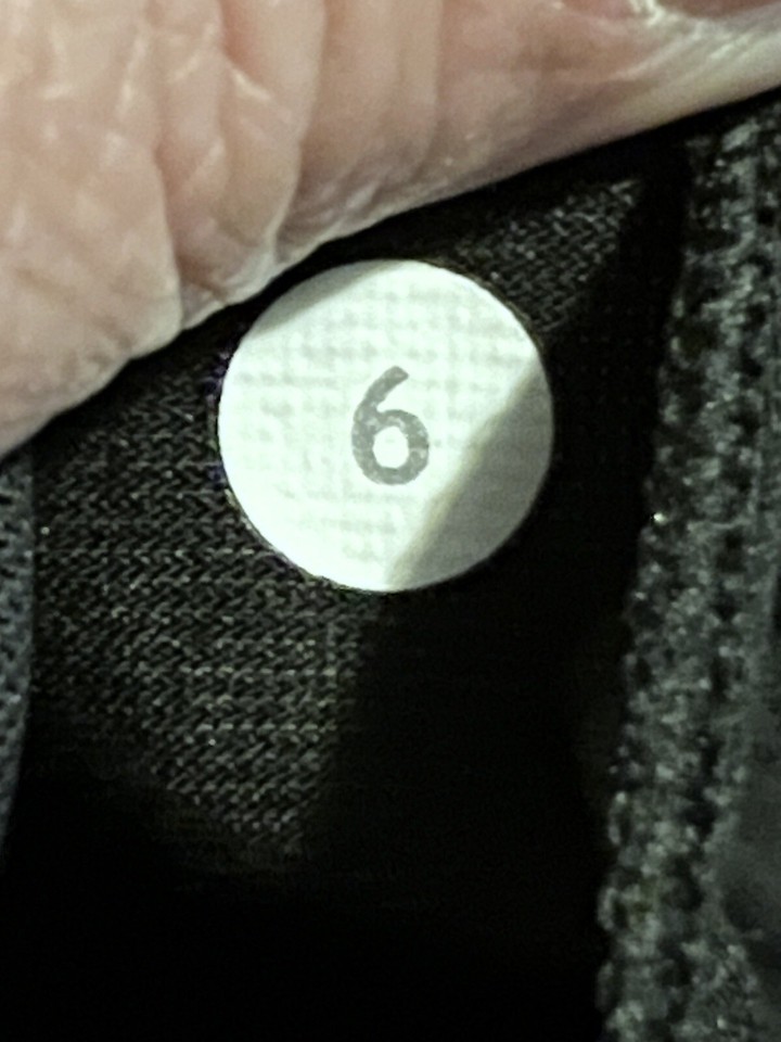 LULULEMON Black Strappy Sports Bra X Cross Gym Training Running Mesh