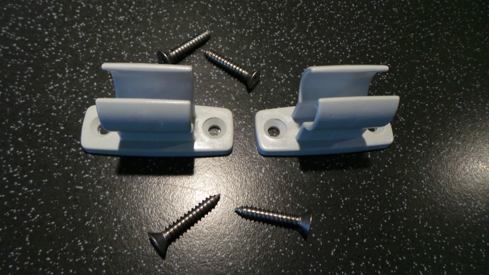 GENUINE OMNISTOR/THULE AWNING CRANK HANDLE STORAGE CLIPS X2 PART NO