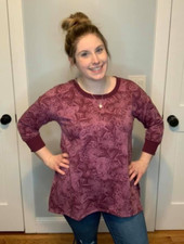 NWT LuLaRoe Cozy Kate 3/4 Sleeve Shirt Size S(6-8) Berry Butterfly Sharkbite Hem