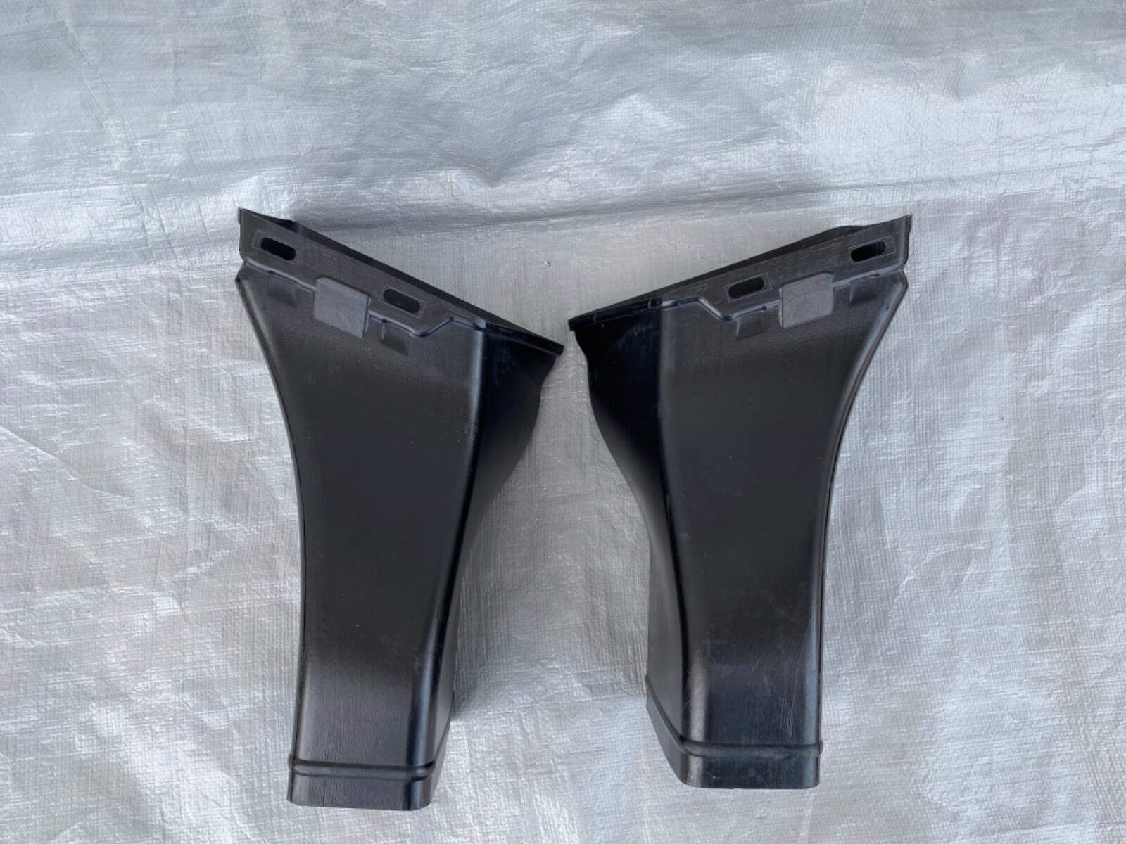 2008 2009 2010 BMW 5 Series front bumper air duct inlet  