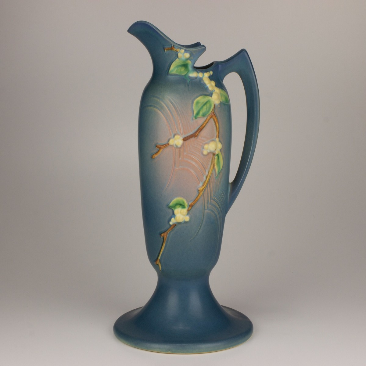 アンティークタンカー、H24.5センチ、W15センチ、 Roseville Vintage Pottery Snowberry Tankard/Pitcher, Shape 1TK-15