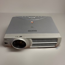 Sanyo PLC-XU31 Portable Multimedia Projector Tested With Soft Case Retro Gaming